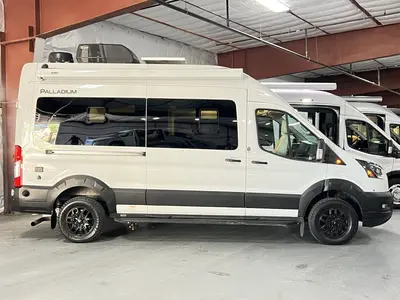 2025 Thor Motor Coach Palladium photo 18