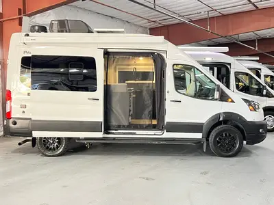 2025 Thor Motor Coach Palladium photo 19