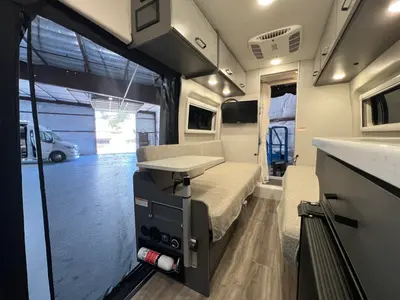2025 Thor Motor Coach Palladium photo 13