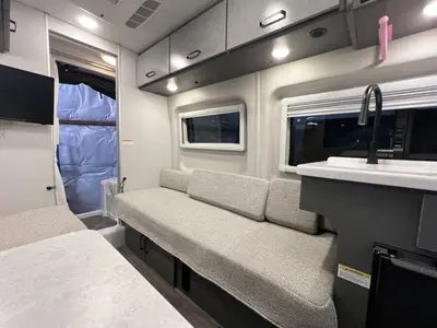 2025 Thor Motor Coach Palladium photo 8