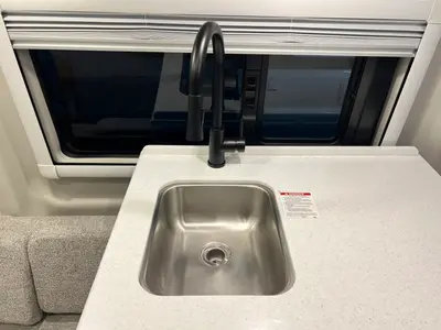2025 Thor Motor Coach Palladium photo 10