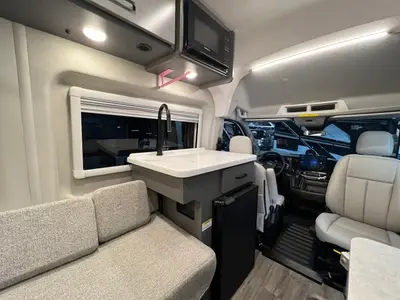 2025 Thor Motor Coach Palladium photo 9