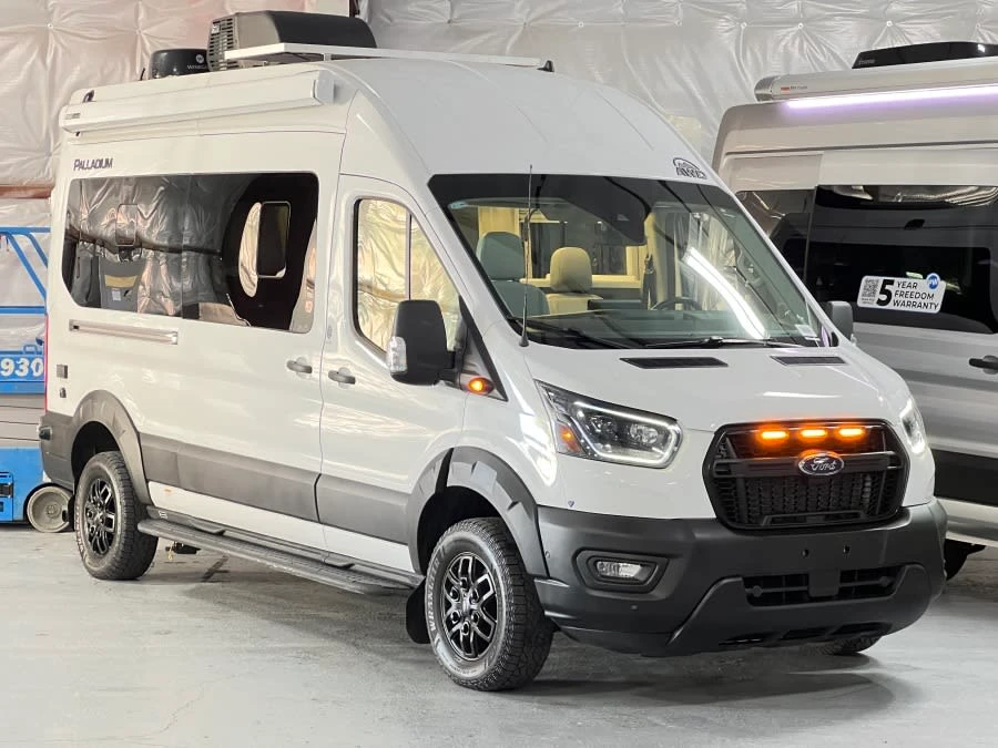 2025 Thor Motor Coach Palladium exterior