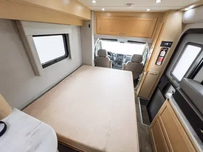 2015 Pleasure Way Plateau XLMB photo 8