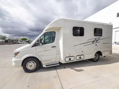 2015 Pleasure Way Plateau XLMB photo 20