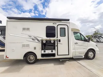 2015 Pleasure Way Plateau XLMB photo 17