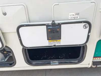 2015 Pleasure Way Plateau XLMB photo 23