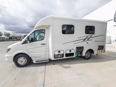2015 Pleasure Way Plateau XLMB photo 21