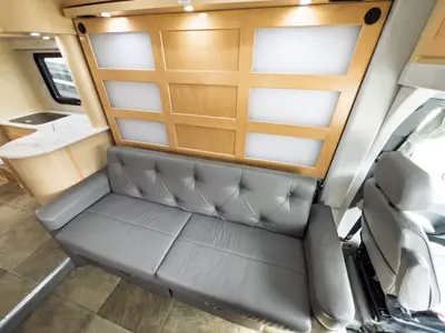 2015 Pleasure Way Plateau XLMB photo 7