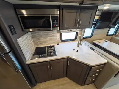 2022 Thor Motor Coach Magnitude photo 11