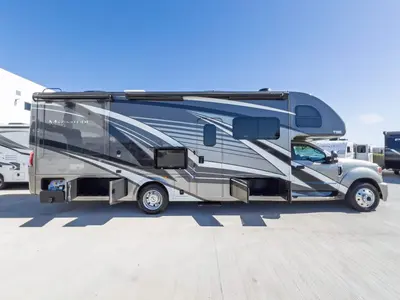 2022 Thor Motor Coach Magnitude photo 20