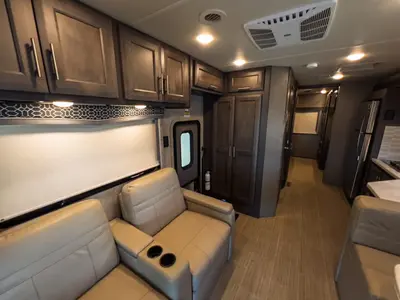 2022 Thor Motor Coach Magnitude photo 9
