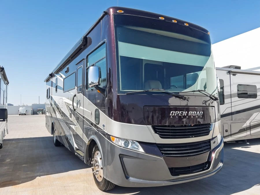 2022 Tiffin Motorhomes Allegro exterior