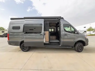 2026 Tiffin Motorhomes GH2 photo 16