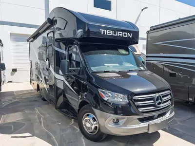 2022 Thor Motor Coach Tiburon exterior