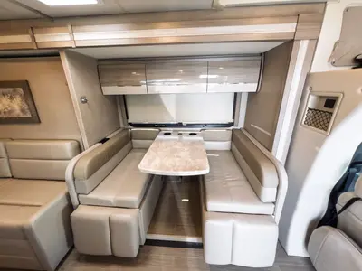 2022 Thor Motor Coach Tiburon photo 8