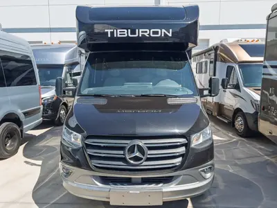 2022 Thor Motor Coach Tiburon photo 30