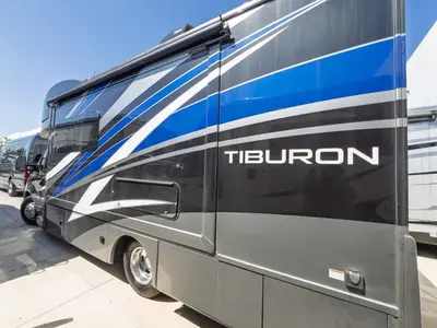 2022 Thor Motor Coach Tiburon photo 24