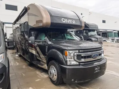 2021 Thor Motor Coach Omni exterior