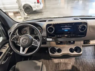 2022 Thor Motor Coach Sanctuary photo 3