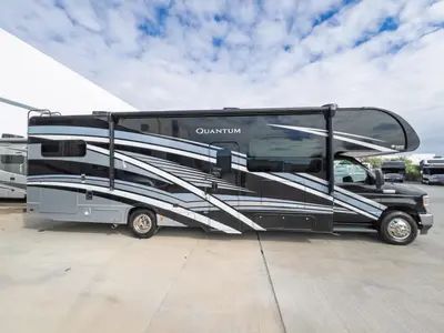 2023 Thor Motor Coach Quantum photo 18