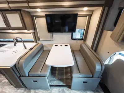 2023 Thor Motor Coach Quantum photo 8