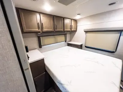 2023 Thor Motor Coach Quantum photo 13