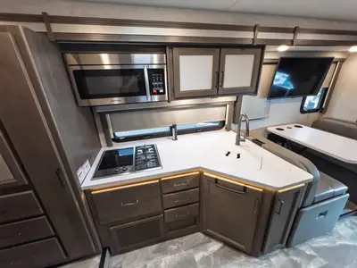 2023 Thor Motor Coach Quantum photo 10