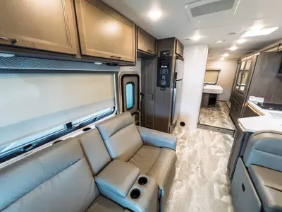 2023 Thor Motor Coach Quantum photo 9