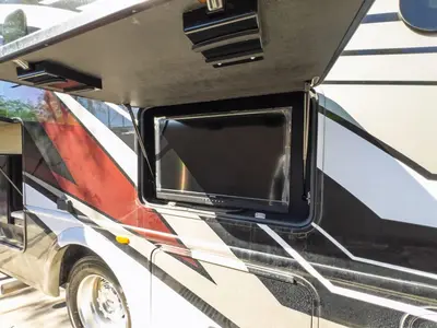2022 Thor Motor Coach Magnitude photo 23
