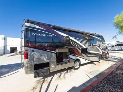 2022 Thor Motor Coach Magnitude photo 20