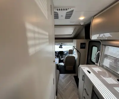 2026 Thor Motor Coach Gemini Trip photo 3