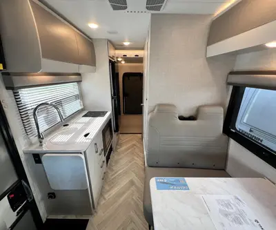 2026 Thor Motor Coach Gemini Trip photo 5