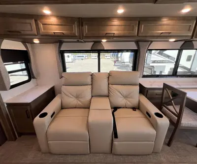 2026 Fleetwood Bounder photo 16