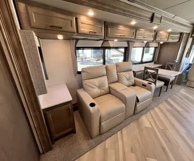 2026 Fleetwood Bounder photo 17