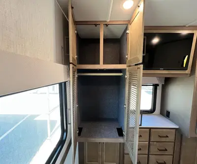 2026 Fleetwood Bounder photo 23