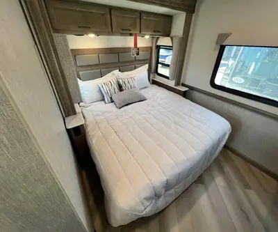 2026 Fleetwood Bounder photo 18