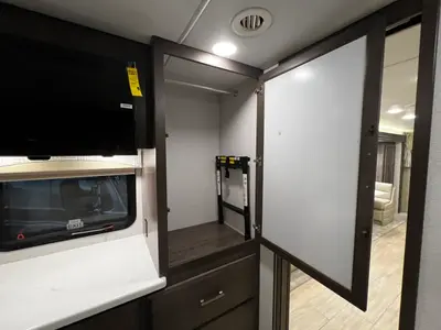 2026 Jayco Seneca Prestige photo 26