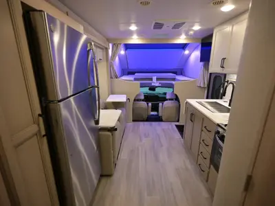 2027 Thor Motor Coach Omni photo 3