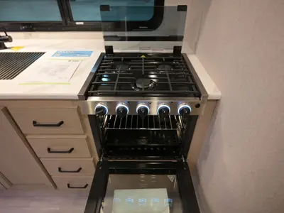 2027 Thor Motor Coach Omni photo 11