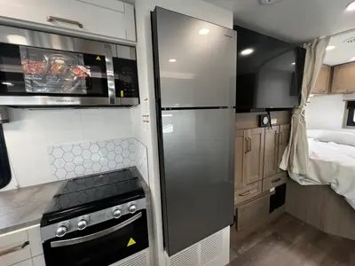 2027 Entegra Coach Odyssey photo 10