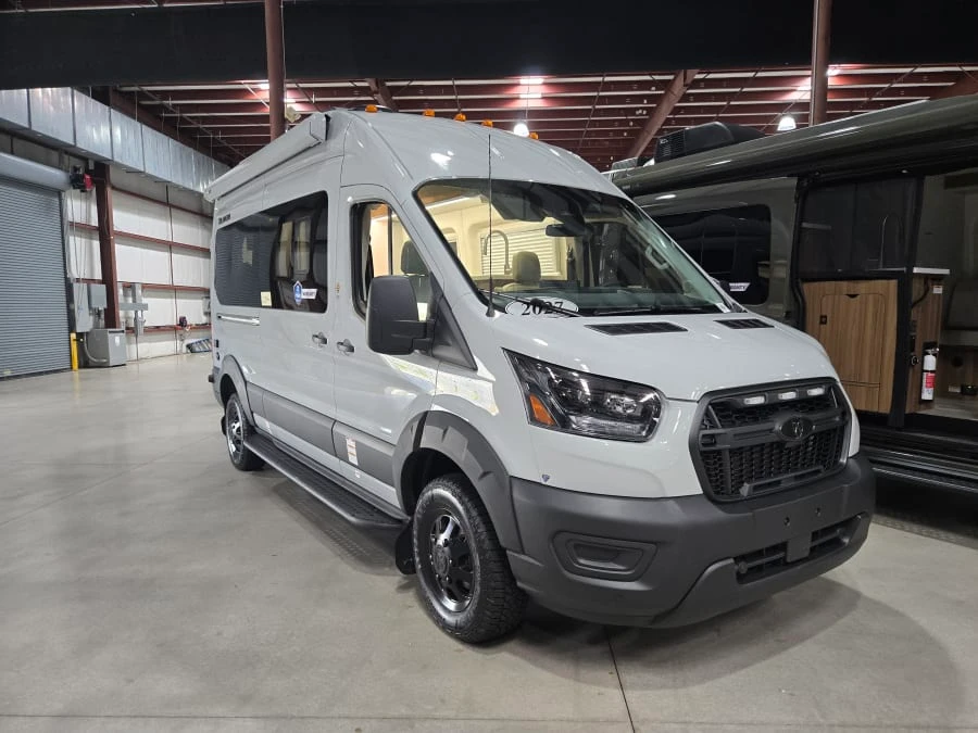 2027 Thor Motor Coach Talavera exterior