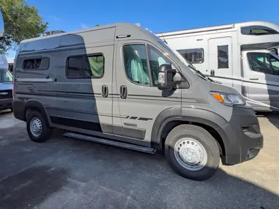 2027 Winnebago Solis Pocket photo 17