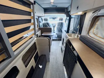 2027 Winnebago Solis Pocket photo 4