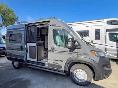 2027 Winnebago Solis Pocket photo 18