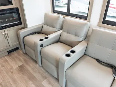 2027 Entegra Coach Vision XL photo 9