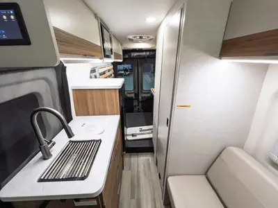 2027 Thor Motor Coach Talavera photo 6