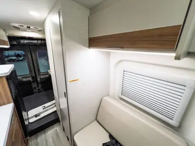 2027 Thor Motor Coach Talavera photo 7