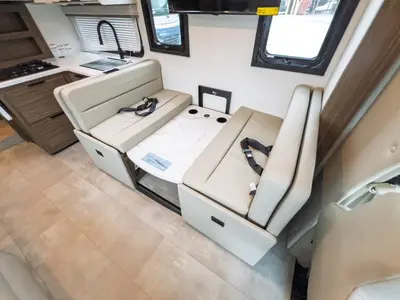 2027 Thor Motor Coach Quantum photo 8