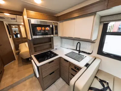 2027 Thor Motor Coach Quantum photo 11